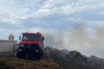 Φωτιά στην Άνδρο: Ενίσχυση πυροσβεστικών δυνάμεων - Κάηκε υδροφόρα - Τι  δήλωσε ο οδηγός